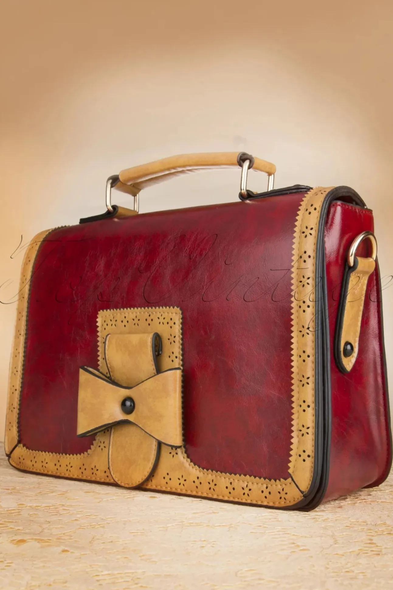 Antieke Handtas In Rood