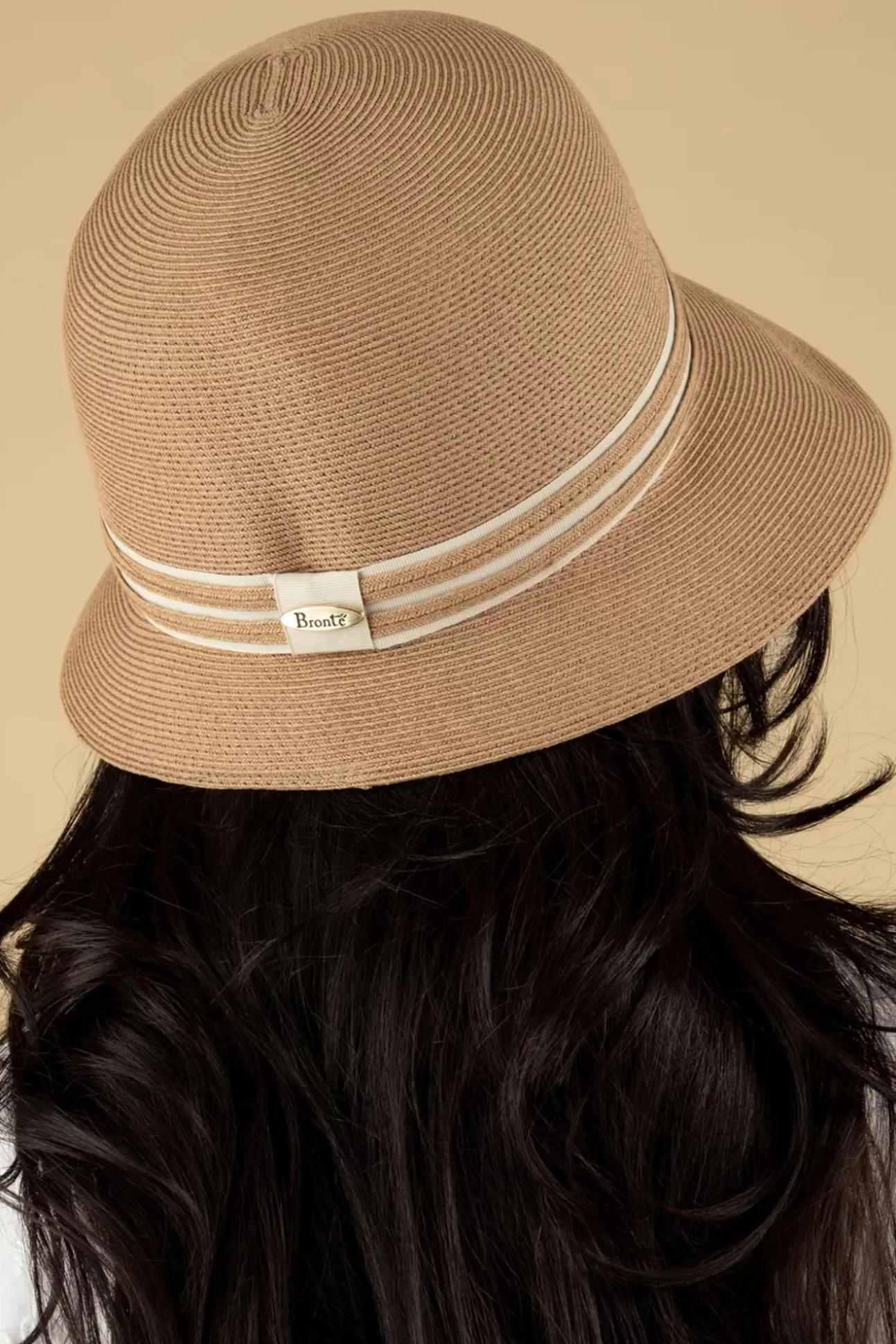 Diana Straw Cloche Hoed In Zand