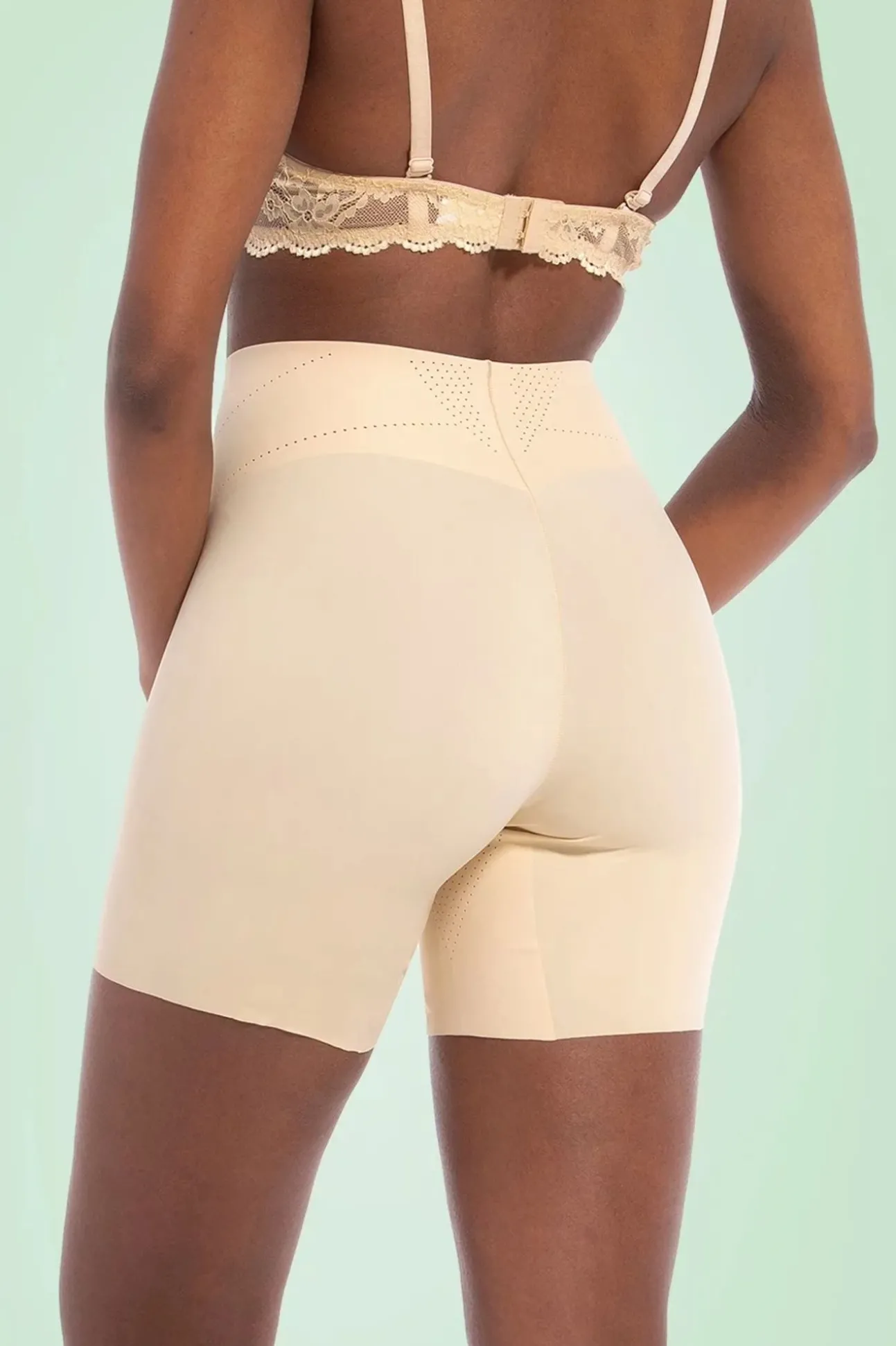 Dream Shaper Short In Latte