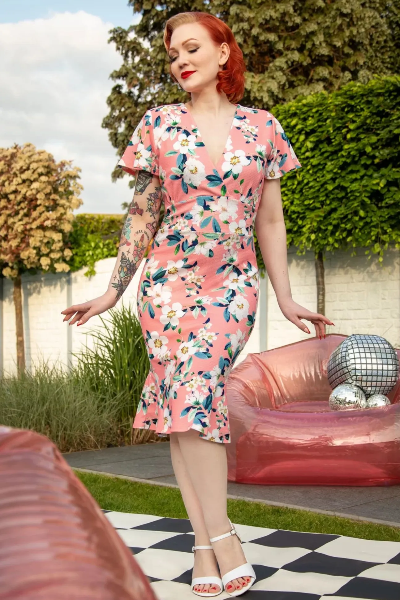 Katie Pencil Jurk Met Bloemenprint In Perzik