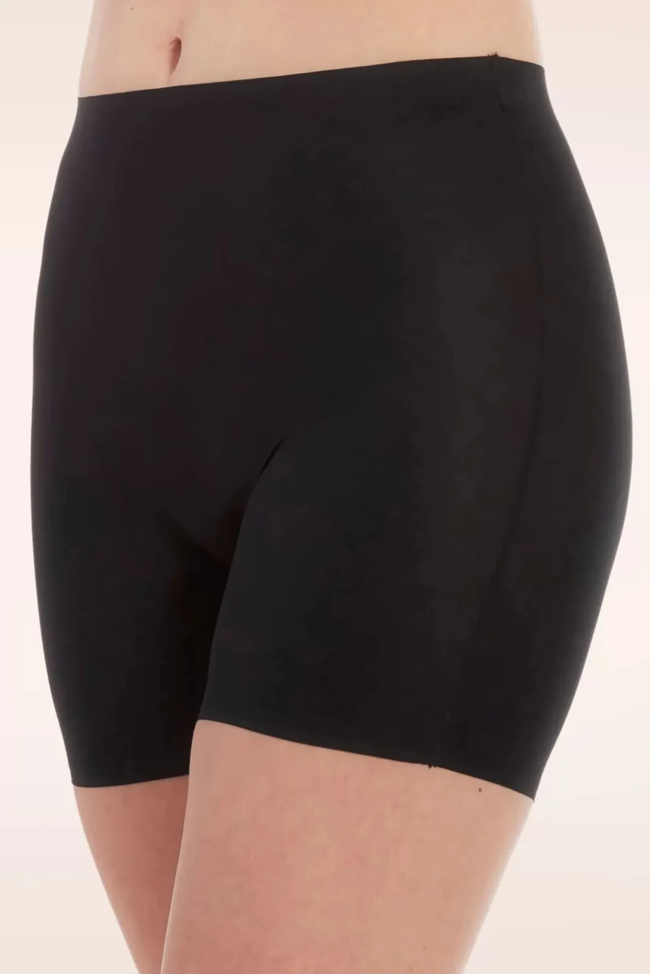 Maxi Sexy Short In Zwart
