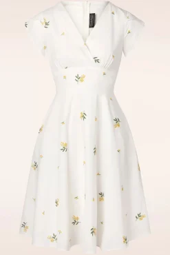 Met Bloemen Geborduurde Swingjurk In Wit